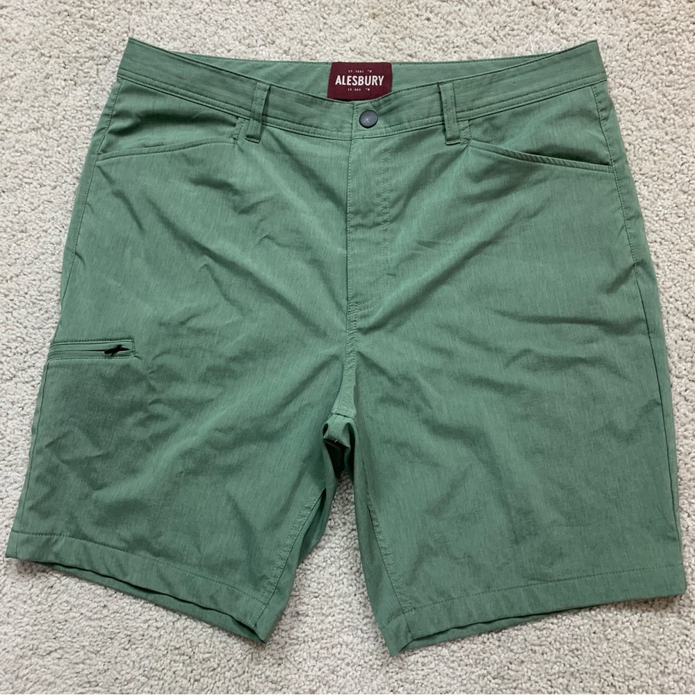 Men's ALESBURY Stitch Fix MOSS GREEN Flat Front 9" Inseam SUMMER Walking SHORTS